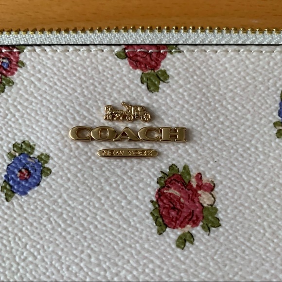 Coach Vintage Rose Small Wristlet - Picture 4 of 6
